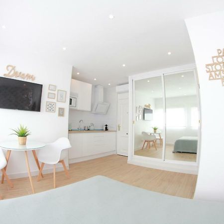 25m² studio Appartement, met 1 privé badkamer in Torremolinos stadscentrum Buitenkant foto