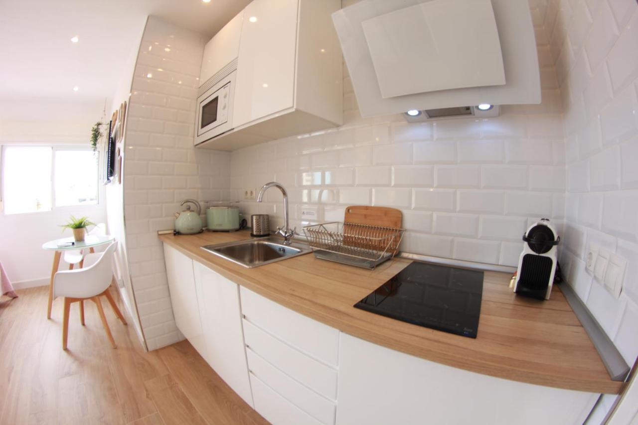 25m² studio Appartement, met 1 privé badkamer in Torremolinos stadscentrum Buitenkant foto