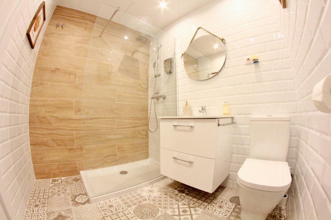 25m² studio Appartement, met 1 privé badkamer in Torremolinos stadscentrum Buitenkant foto