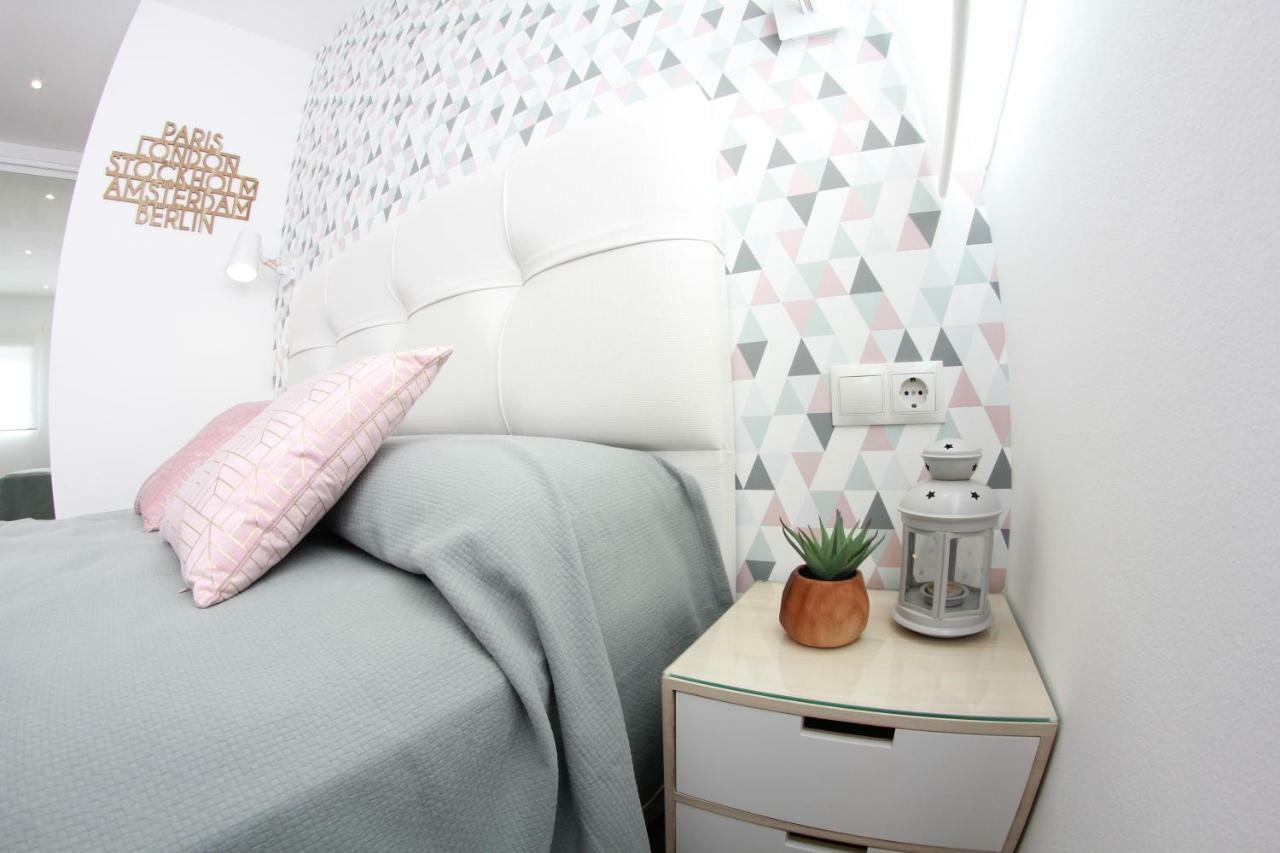 25m² studio Appartement, met 1 privé badkamer in Torremolinos stadscentrum Buitenkant foto