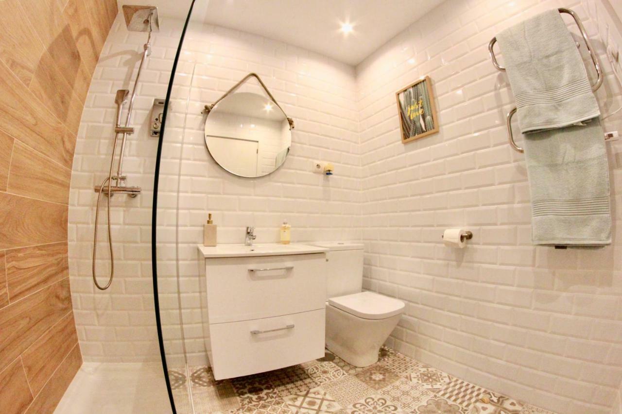 25m² studio Appartement, met 1 privé badkamer in Torremolinos stadscentrum Buitenkant foto