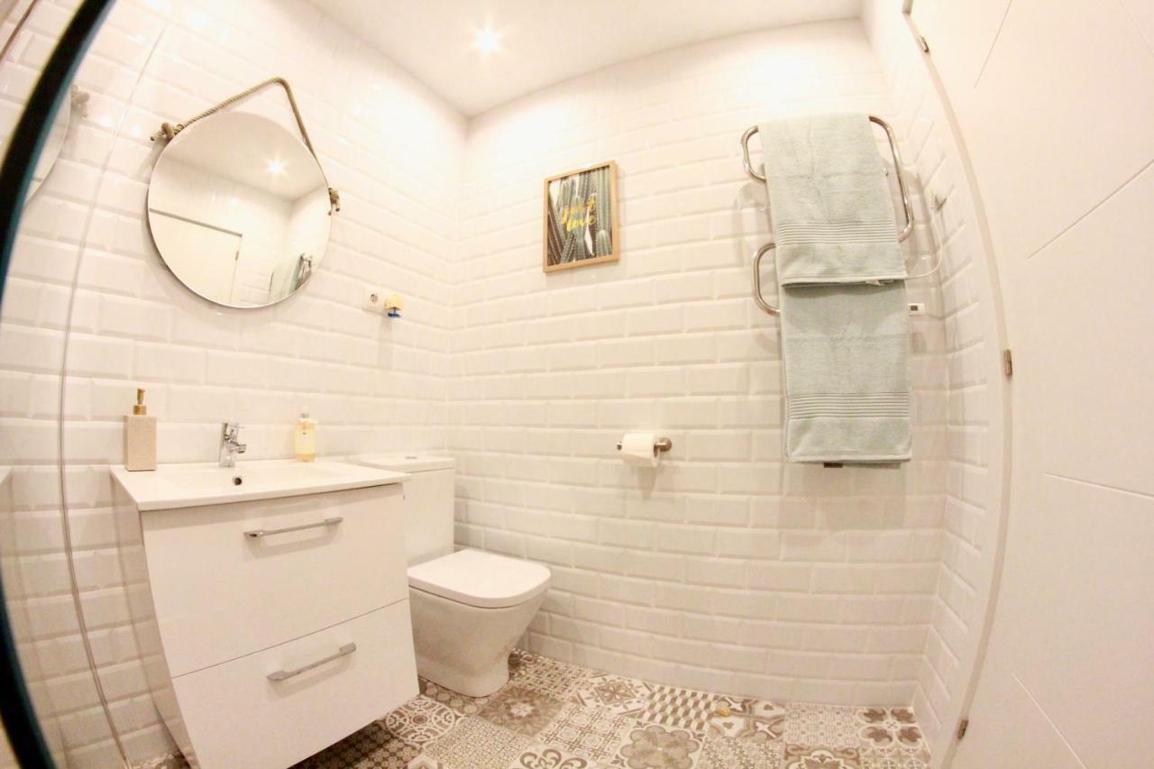 25m² studio Appartement, met 1 privé badkamer in Torremolinos stadscentrum Buitenkant foto